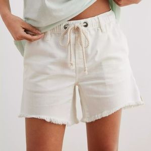 Aerie Boyfriend Short denim white pull on XXL